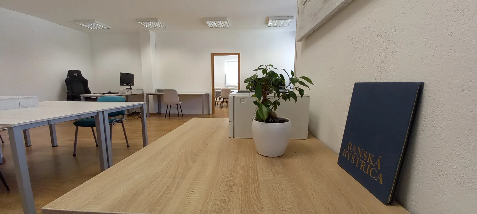 Interiér, pracovný priestor - Coworking HUBB